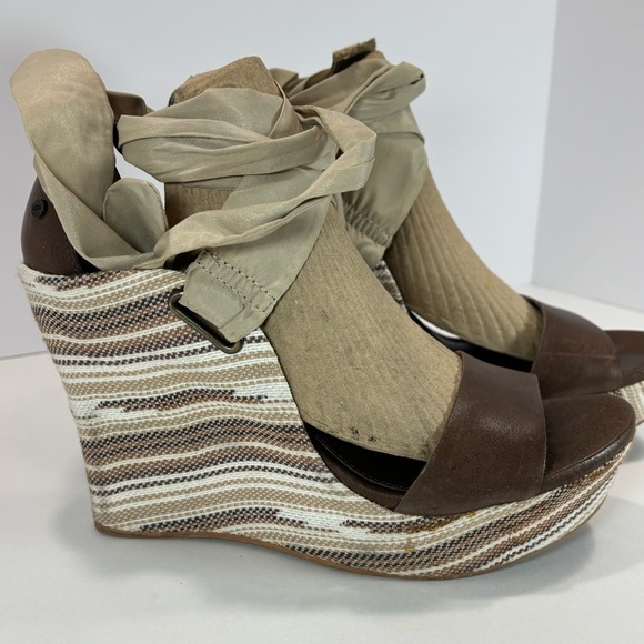 UGG Jules Tan Ribbon Strappy Tie Jute Espadrille Striped Sandals Wedge Sz 10 - Picture 3 of 12